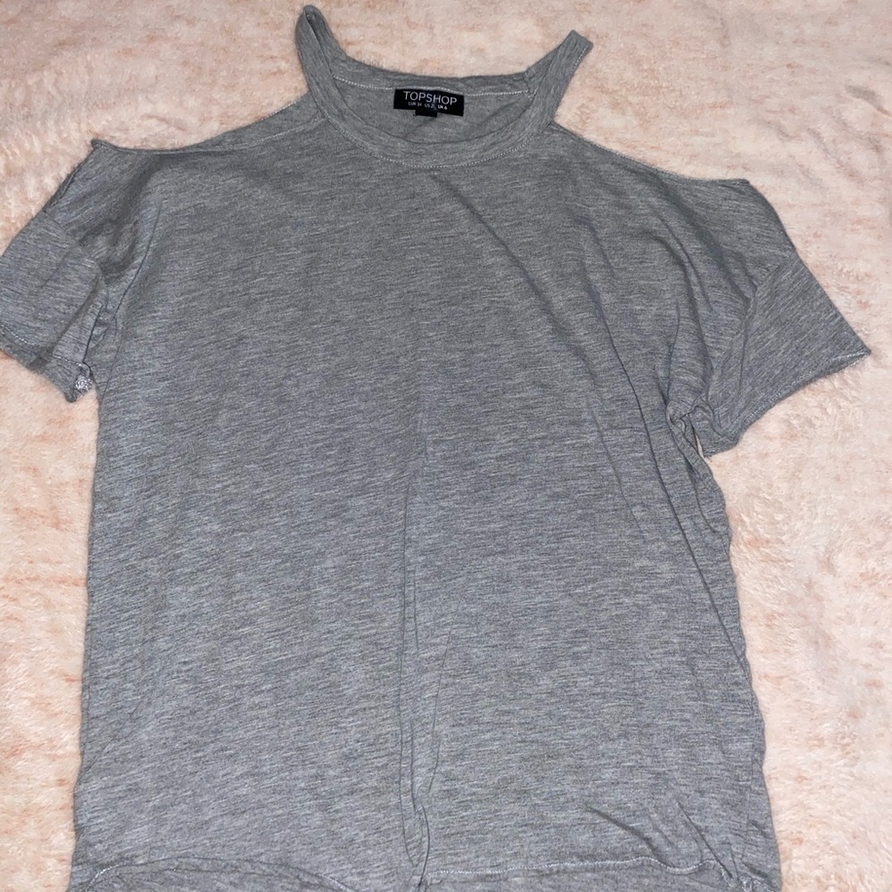 💗 3/$20 grey cold shoulder top shop top